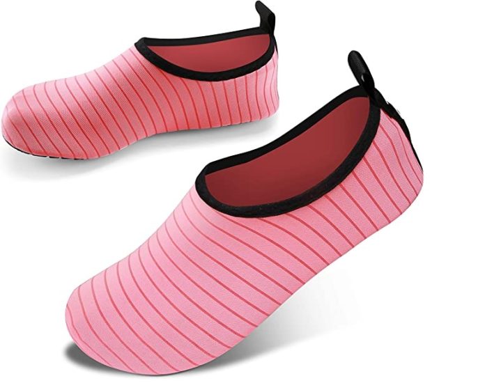 Ni Decathlon si te gusta el agua estos escarpines por solo 11,99 euros en Amazon te van a encantar