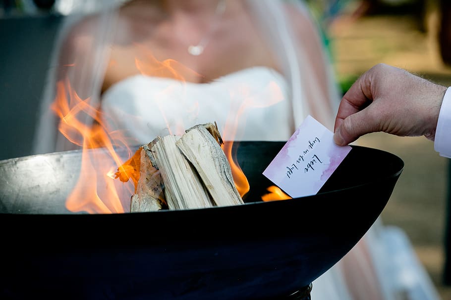 bodas y viajes al espacio