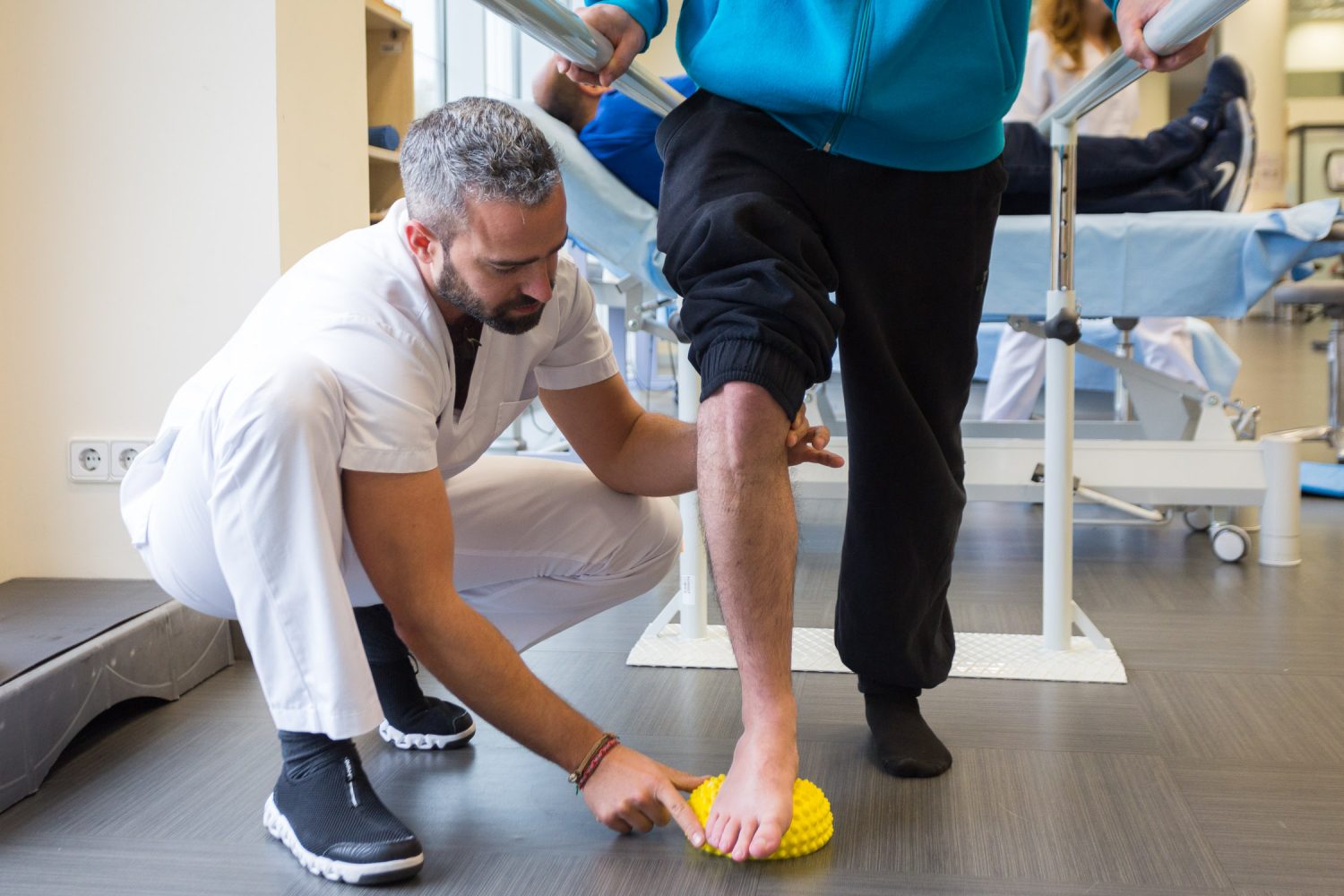 Fisioterapia: los beneficios para tu cuerpo y tu calidad de vida 2 Moncloa ¿Cómo se beneficia el cuerpo?