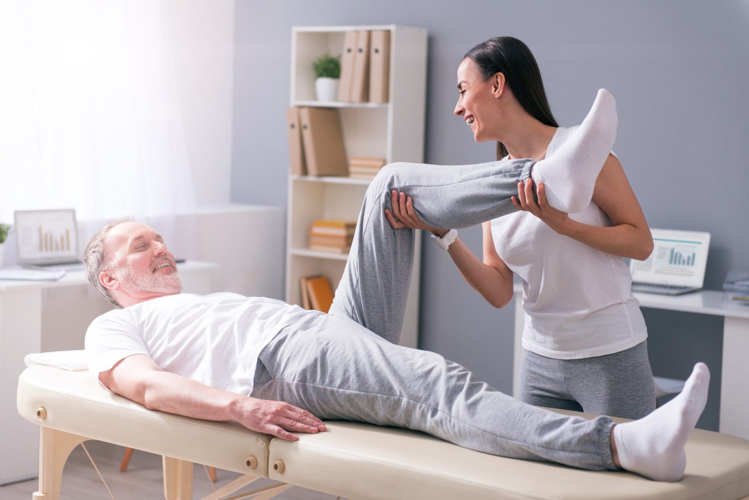 Fisioterapia: los beneficios para tu cuerpo y tu calidad de vida 1 Moncloa ¿Qué es la fisioterapia?