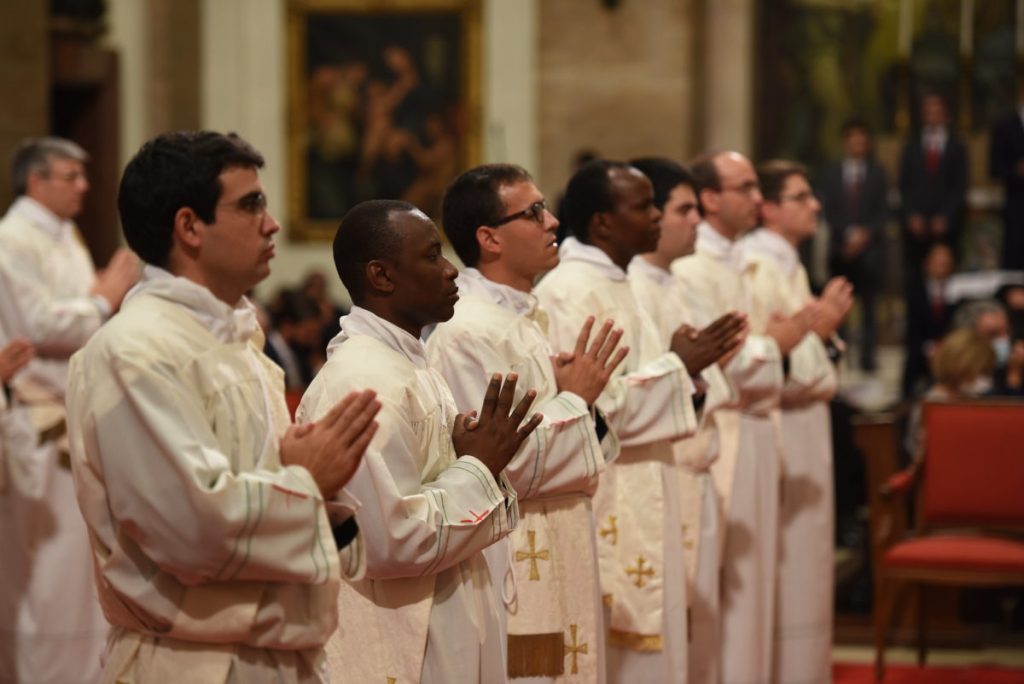 El año del Papa Francisco: salud, viajes y su lucha por controlar el Opus 5 Moncloa El Papa Francisco lucha por controlar el Opus Dei.