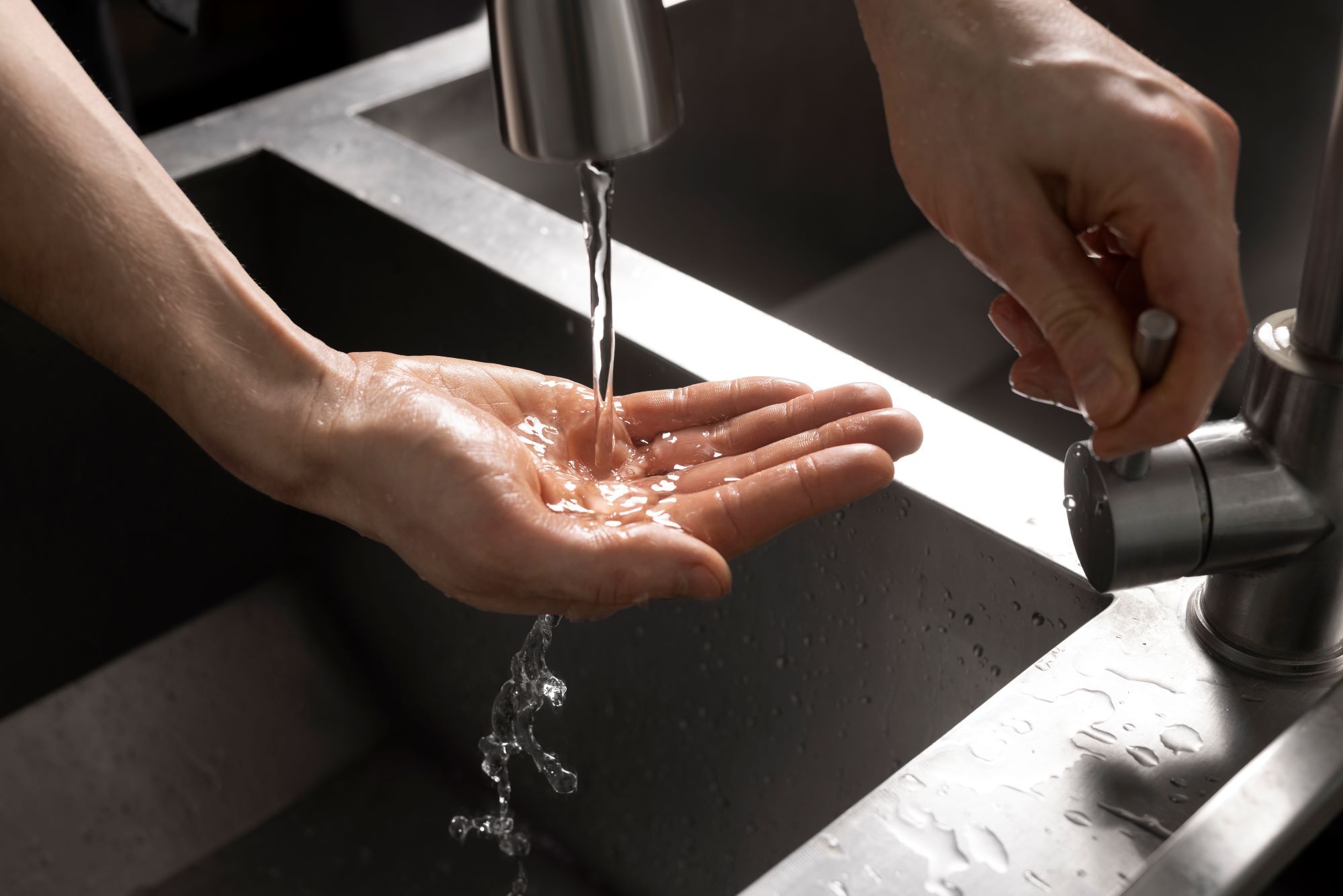 acercamiento al lavado manos higienico 002 Moncloa