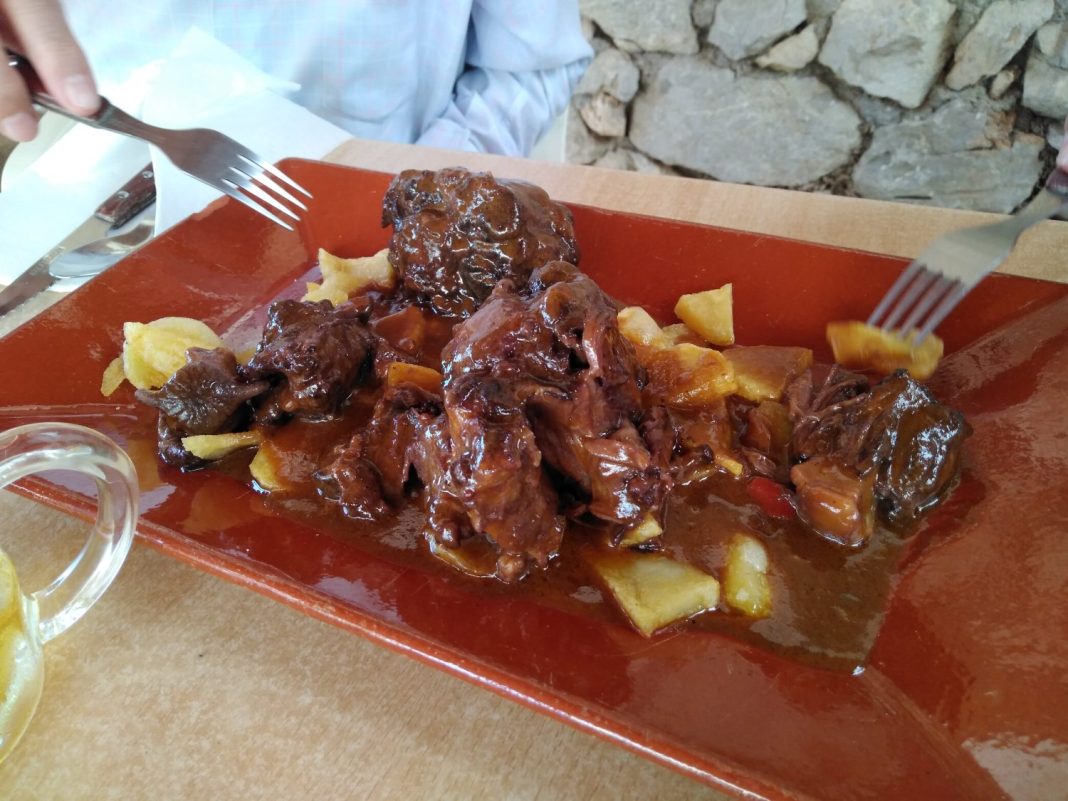 acompanar rabo de toro