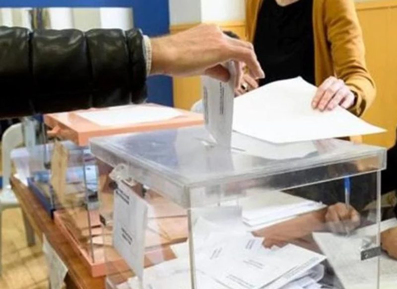 LAS VACACIONES COMO EXCUSA PARA LIBRARSE DE LA MESA ELECTORAL