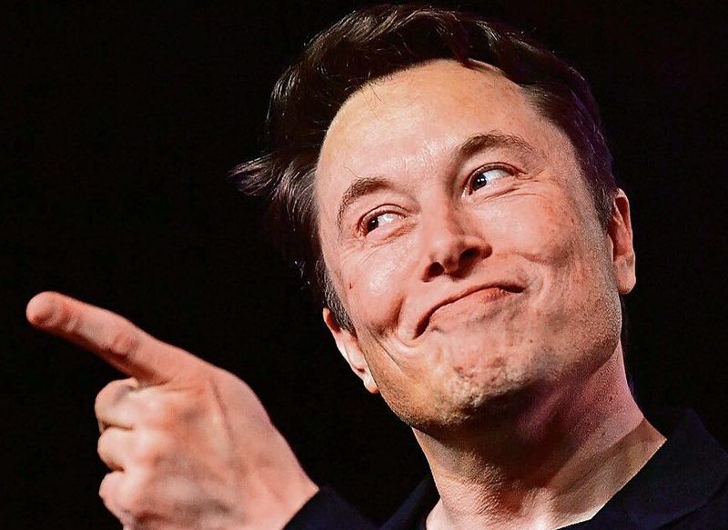 ELON MUSK VIVE EN UNA CONSTANTE POLÉMICA