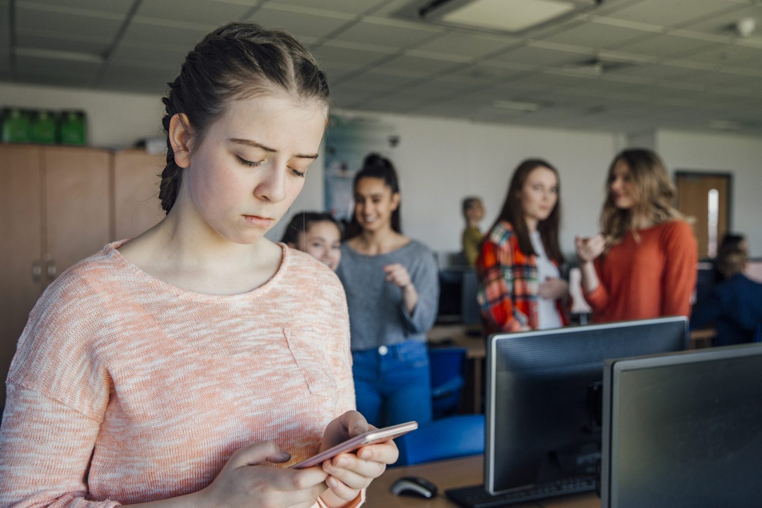 Acoso informático: 6 peligros para la salud mental 2 Moncloa Cómo prevenir el acoso informático