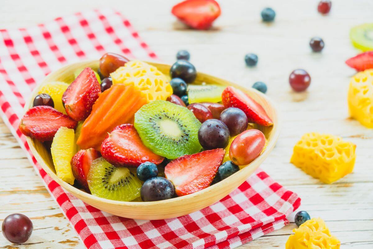 7 superalimentos que deberías incluir en tu ingesta diaria 2 Moncloa Frutas y vegetales