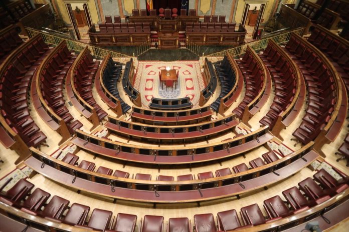 Hola María! Qué tal todo? No sé si tú me puedes ayudar, pero por si acaso te pregunto como siempre jaja. He visto que desde el PSOE de Madrid (Ayuntamiento) critican que desde el Ayuntamiento se gaste dinero en la jura de la constitución de la Princesa Leonor. No sé si tú me podrías pasar alguna info al respecto o con quién debo hablar?