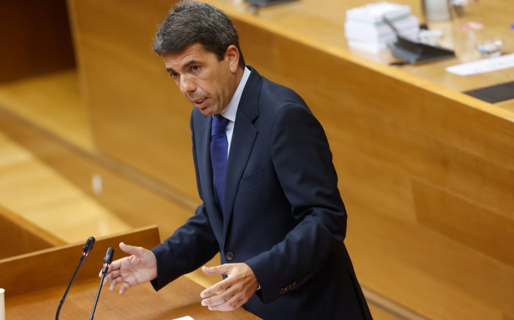 En el PP de Valencia, su presidente Carlos Mazón prefiere acogerse a la condonación de la deuda