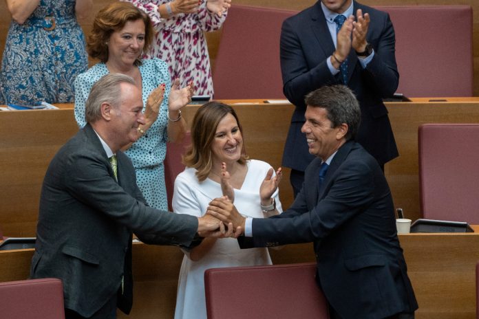 Carlos Mazón, nuevo presidente de la Generalitat de Valencia, corta el grifo al pancatalanismo con el apoyo de Vox