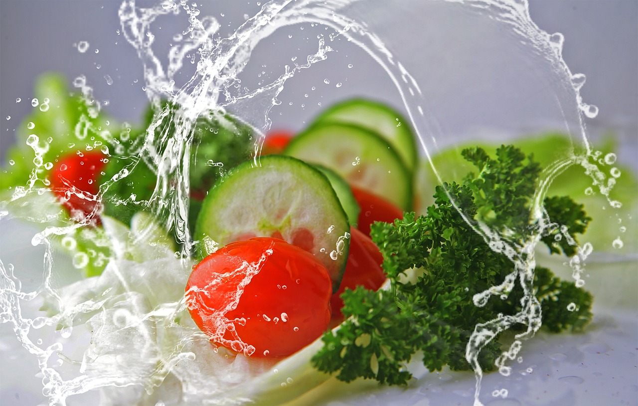 7 superalimentos que deberías incluir en tu ingesta diaria 3 Moncloa Vegetales de hoja verde
