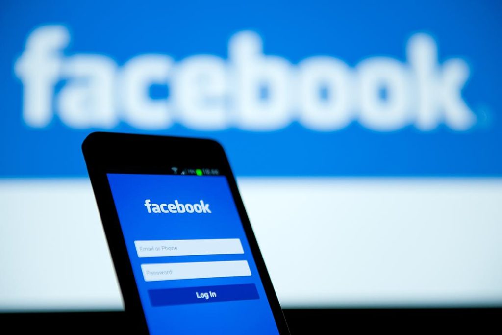 El censor de Facebook, sentenciada por discriminación laboral