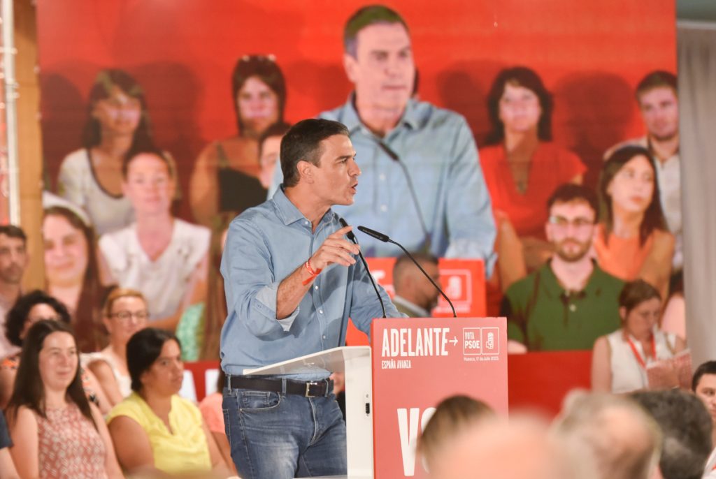 Pedro Sánchez y la sombra del bloqueo acechan al PSOE y a García-Page