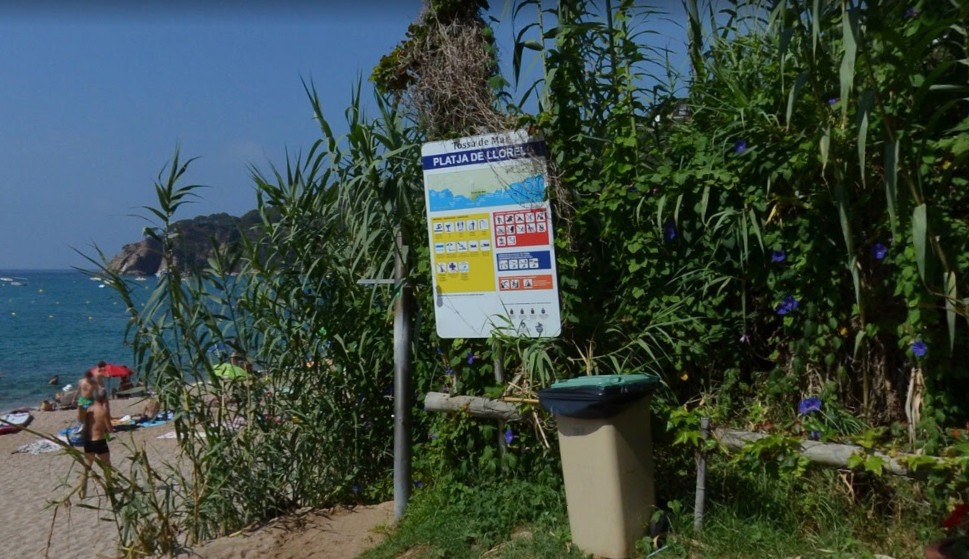 Despilfarro de agua en la Costa Brava en plena restricción por la sequía 1 Moncloa La ducha de Playa Llorel funciona a pleno a rendimiento en Tossa de Mar