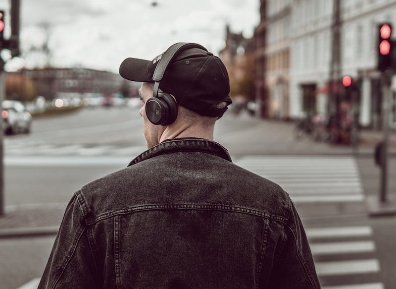 LAS CANCIONES QUE SE METEN EN LA CABEZA