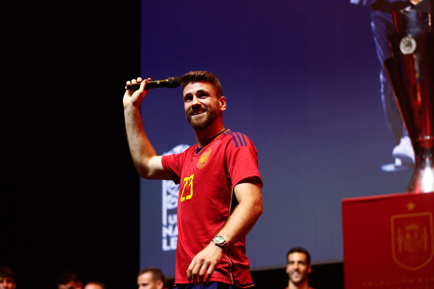 Unai Simón celebrando el triunfo en la Nations League con España