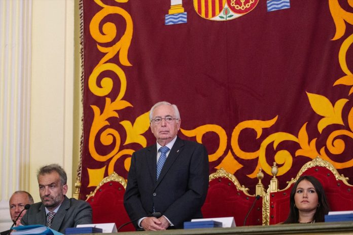El nuevo presidente de Melilla, Juan José Imbroda, durante el pleno de constitución de la Asamblea de Melilla, a 7 de julio de 2023, en Melilla (España)