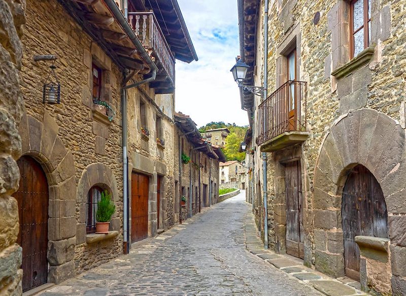 PUEBLOS DE ESPAÑA QUE OFRECEN MUCHAS FACILIDADES