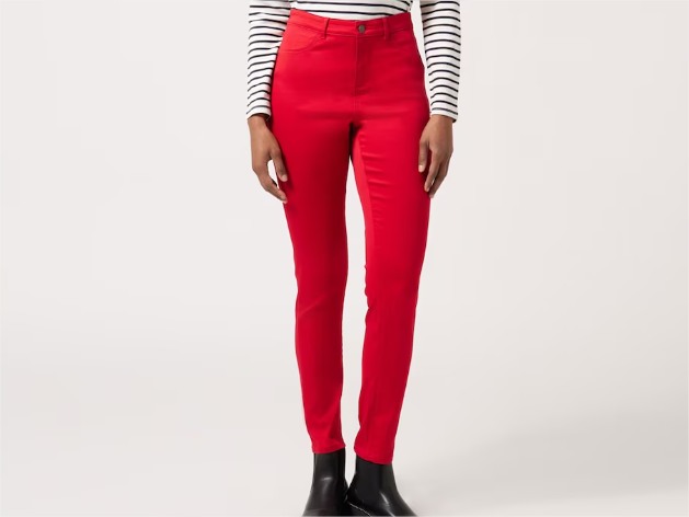 5 pantalon rojo Moncloa