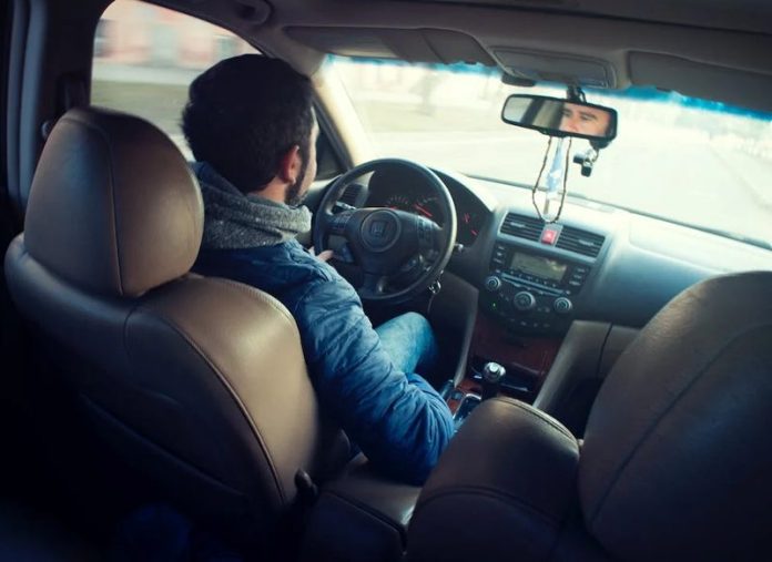 LOS DOCUMENTOS OBLIGATORIOS QUE HAY QUE LLEVAR EN EL COCHE