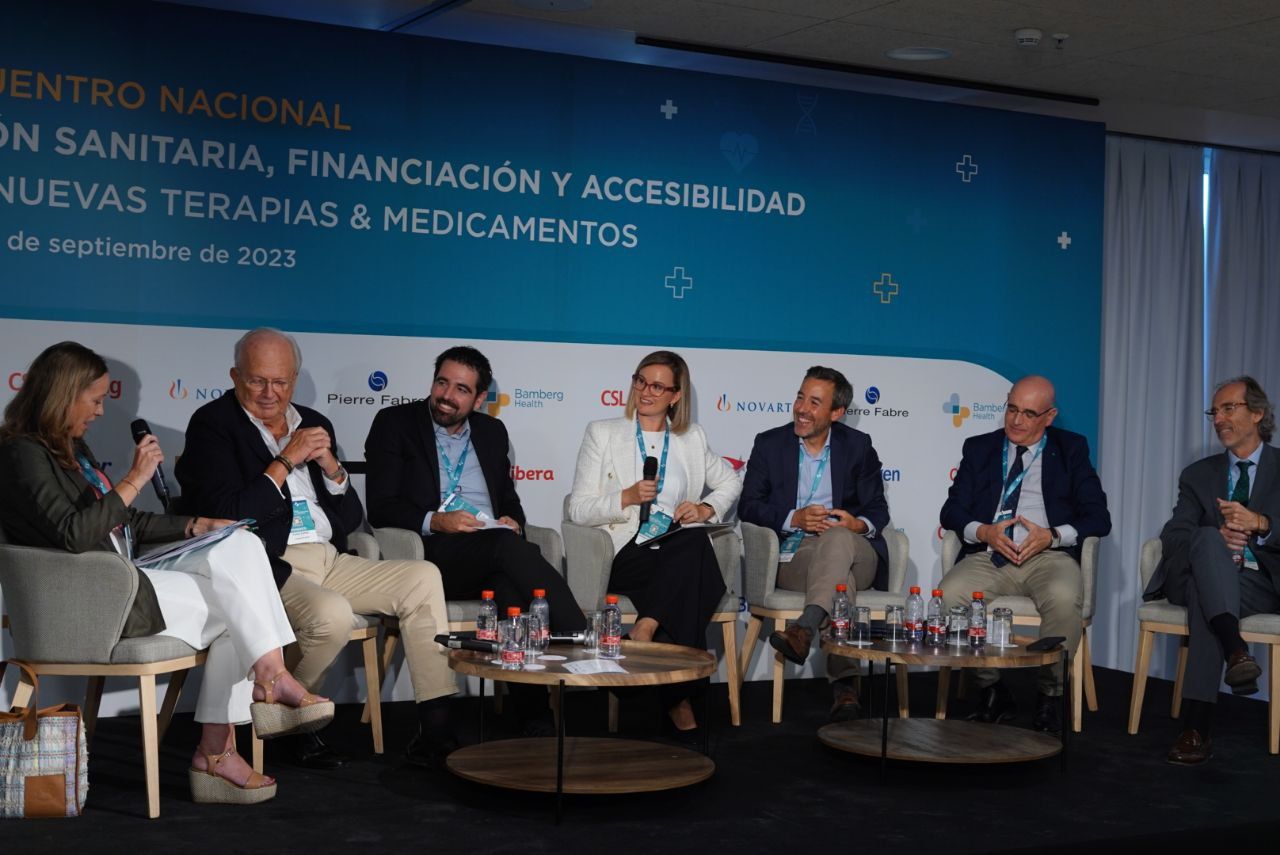 Expertos buscan renovar el proceso de aprobación de terapias para eficientizar el sistema sanitario 1 Moncloa ENTYMS Fundacin Bamberg Moncloa