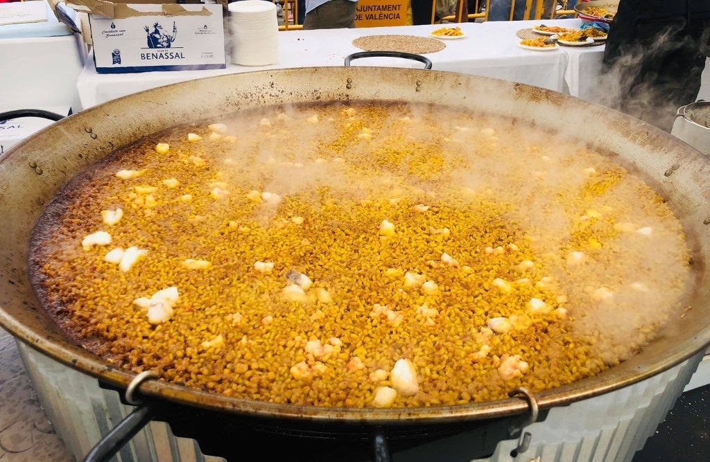 El mejor chef de paellas al Gobierno: «Menos burocracia y más contratos» 1 Moncloa EuropaPress 5042045 paella gigante imagen archivo Moncloa