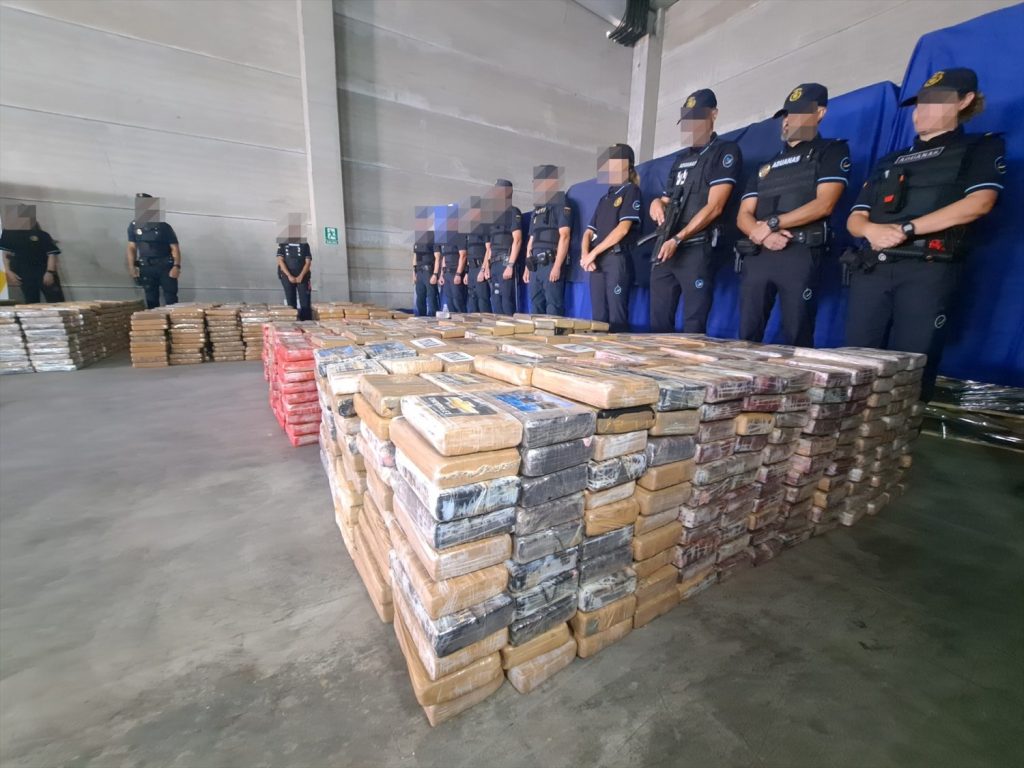 La ley del narcotráfico impera en Gibraltar por la inacción de Marlaska 1 Moncloa EuropaPress 5396919 paquetes cocaina intervenidos 25 agosto algeciras andalucia espana Moncloa