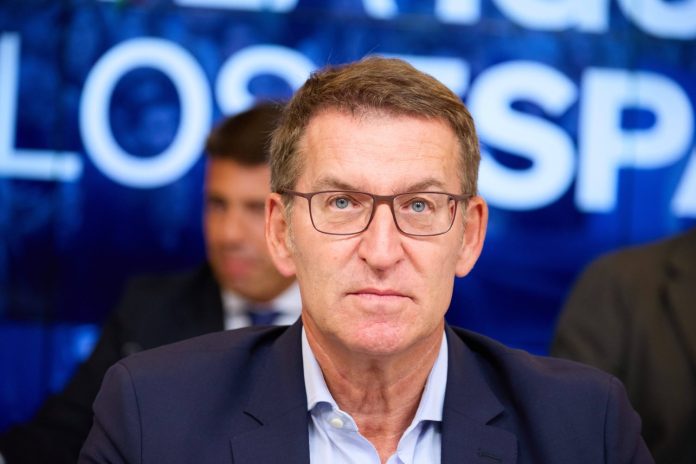 Feijóo busca ahora que Puigdemont vote contra la investidura de Sánchez