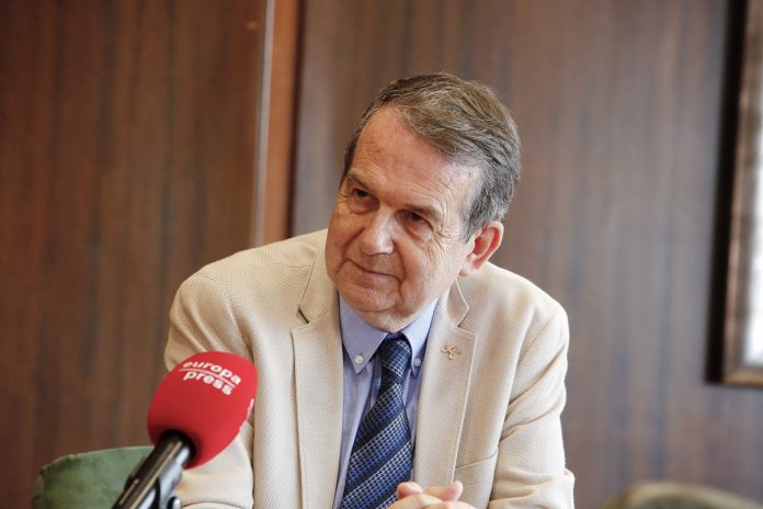 El PP relevará al socialista Abel Caballero al frente de la FEMP