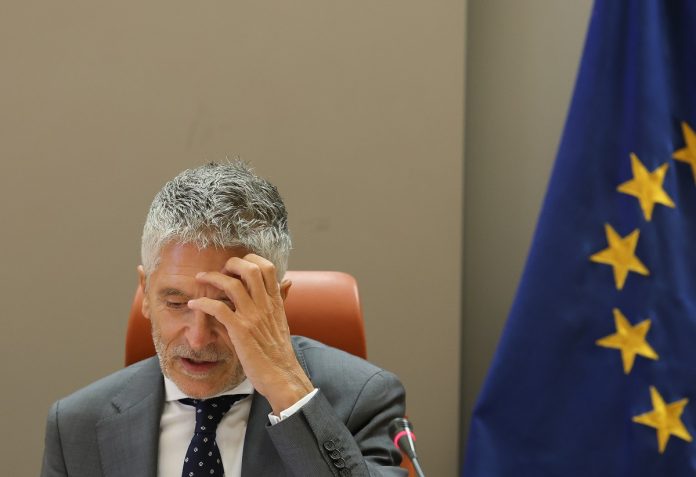 Marlaska pierde varias denuncias por retribuciones a policias.