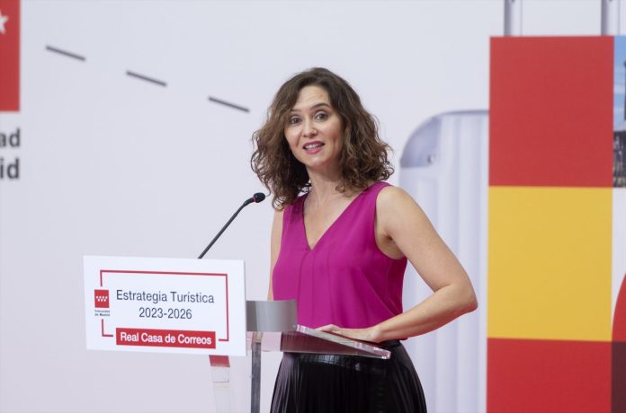 A pesar de sus intentos sale a la luz el expediente académico de Ayuso | Foto: Europa Press