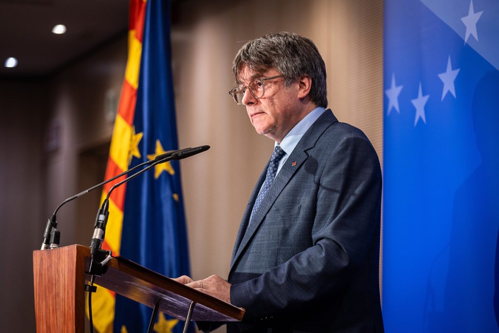 Carles Puigdemont pone a Pedro Sánchez y al PSOE contra las cuerdas