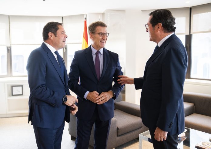 Feijóo explicó a Garamendi y Cuerva las líneas generales de su programa de Gobierno