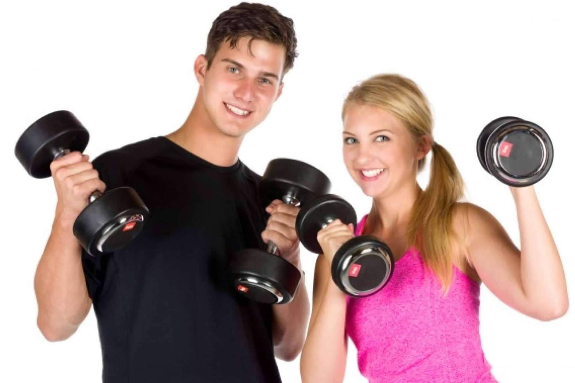 Sports listening exercises. Спортсмен с гантелями. Подростки с гантелями. Счастливые спортивные люди. Фитнес.