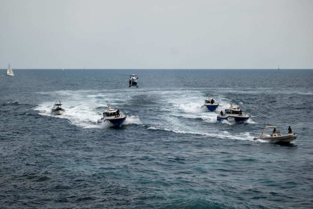 La Generalitat excluye a la Guardia Civil en las llamadas al 112 pese a la mejor preparación 1 Moncloa Joan Ignasi Elena busca tener la competencia del mar con los Mossos d'Esquadra frente a la Guardia Civil