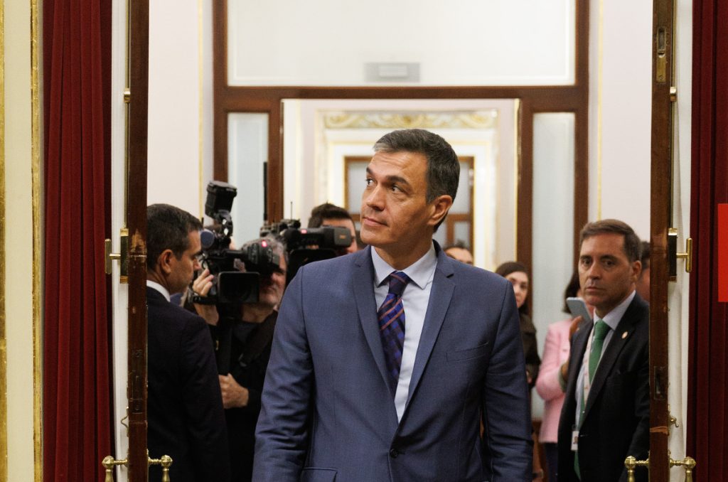 Pedro Sánchez se debate entre la amnistía y las urnas