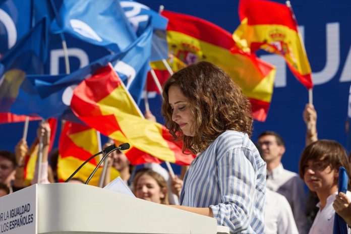 El PP se echa a las calles de Barcelona contra la amnistía tras el éxito de Madrid
