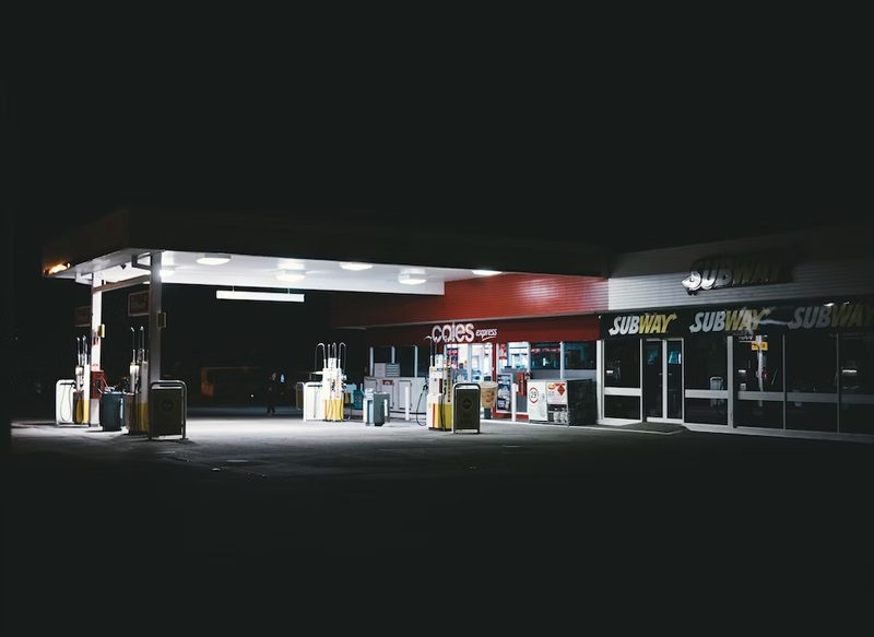 LAS GASOLINERAS EN AUTOPISTAS, LAS MÁS CARAS