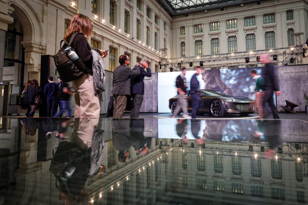 Audi reúne a mentes brillantes con el objetivo de crear un planeta sostenible 1 Moncloa Audi Summit en el Palacio de Cibeles de Madrid