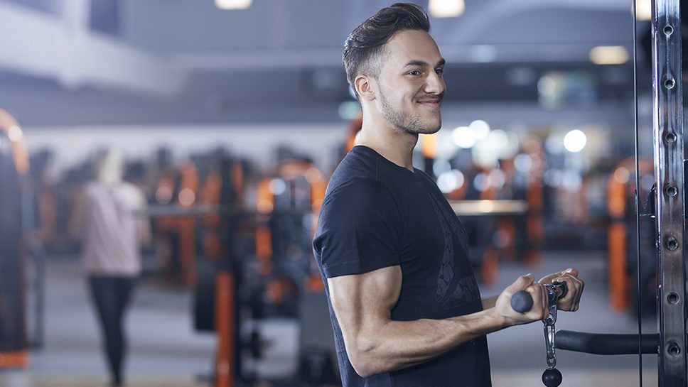 Flexiones, sentadillas y mountain climbers