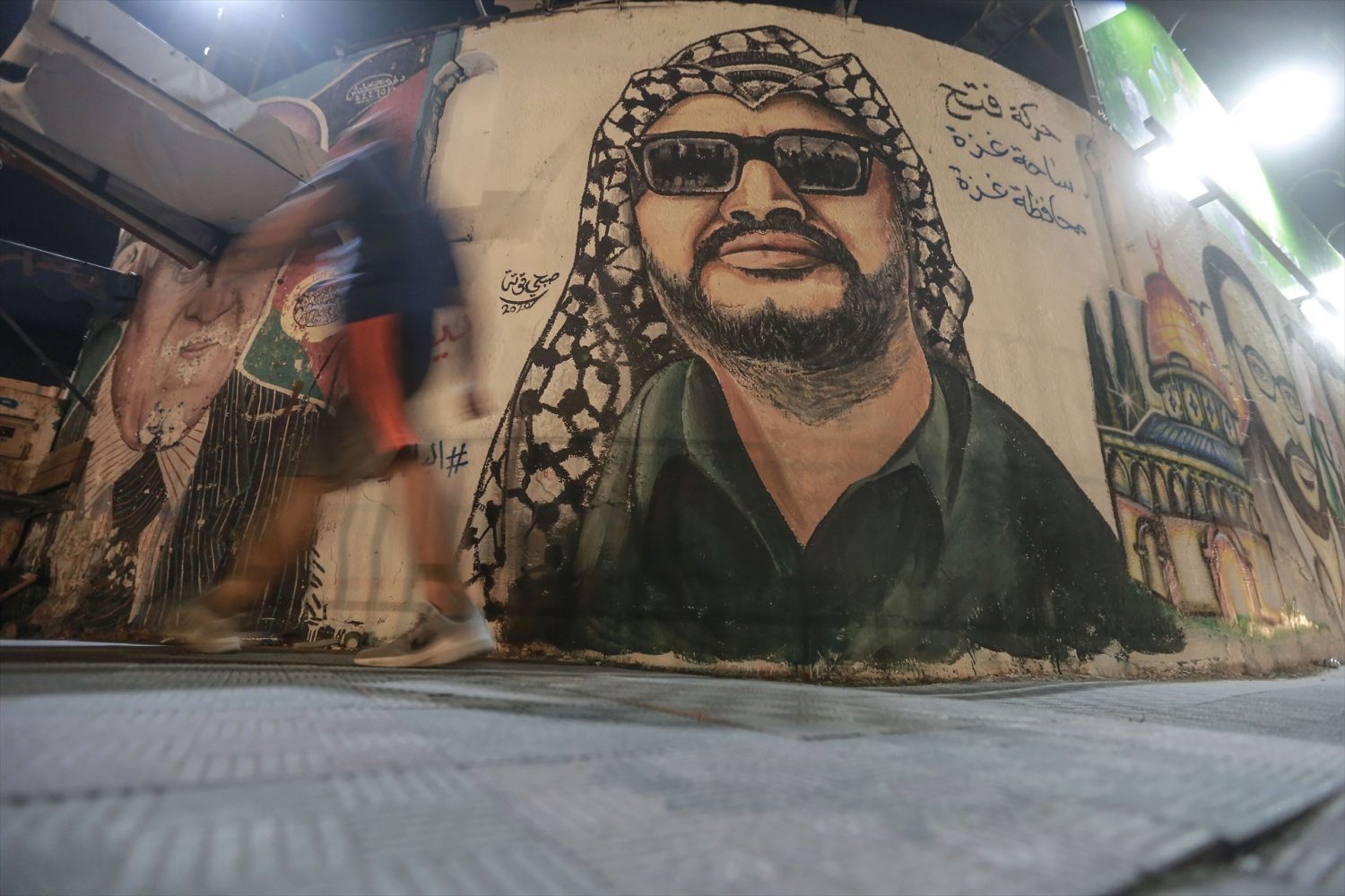Mural en Gaza de Yasser Arafat