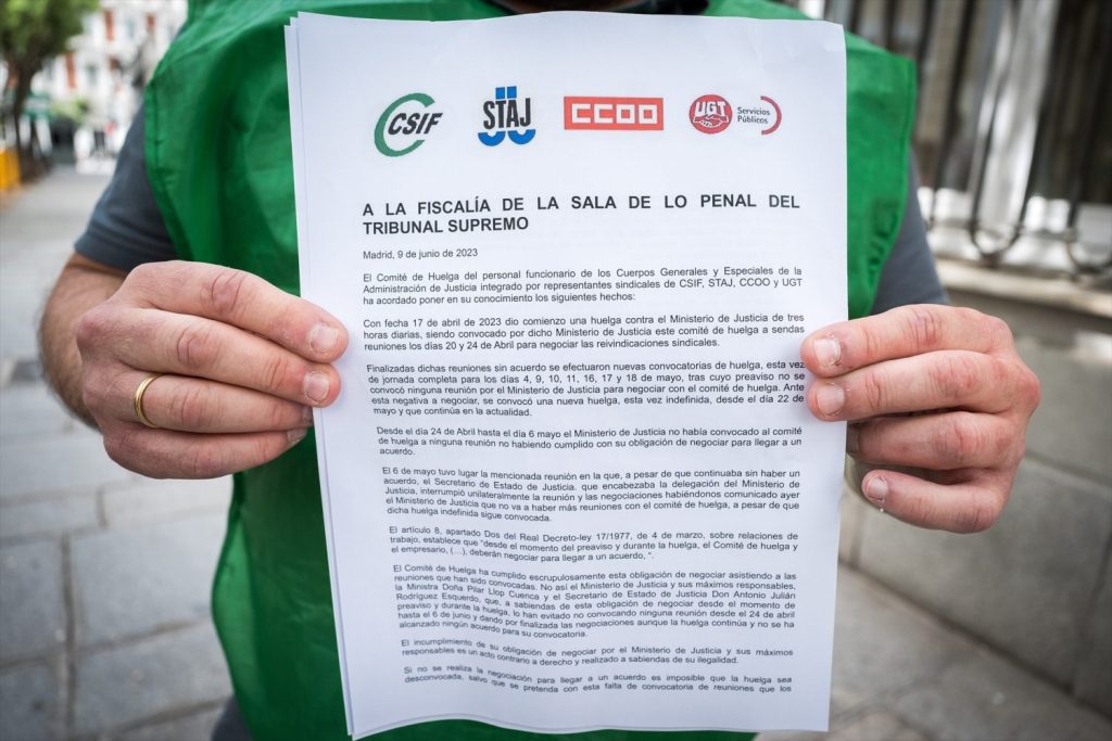 Los sindicatos de Justicia vuelven a la carga mientras se mantiene la parálisis institucional 1 Moncloa Los sindicatos de Justicia protagonizaron desde mayo encierros, protestas y denuncias