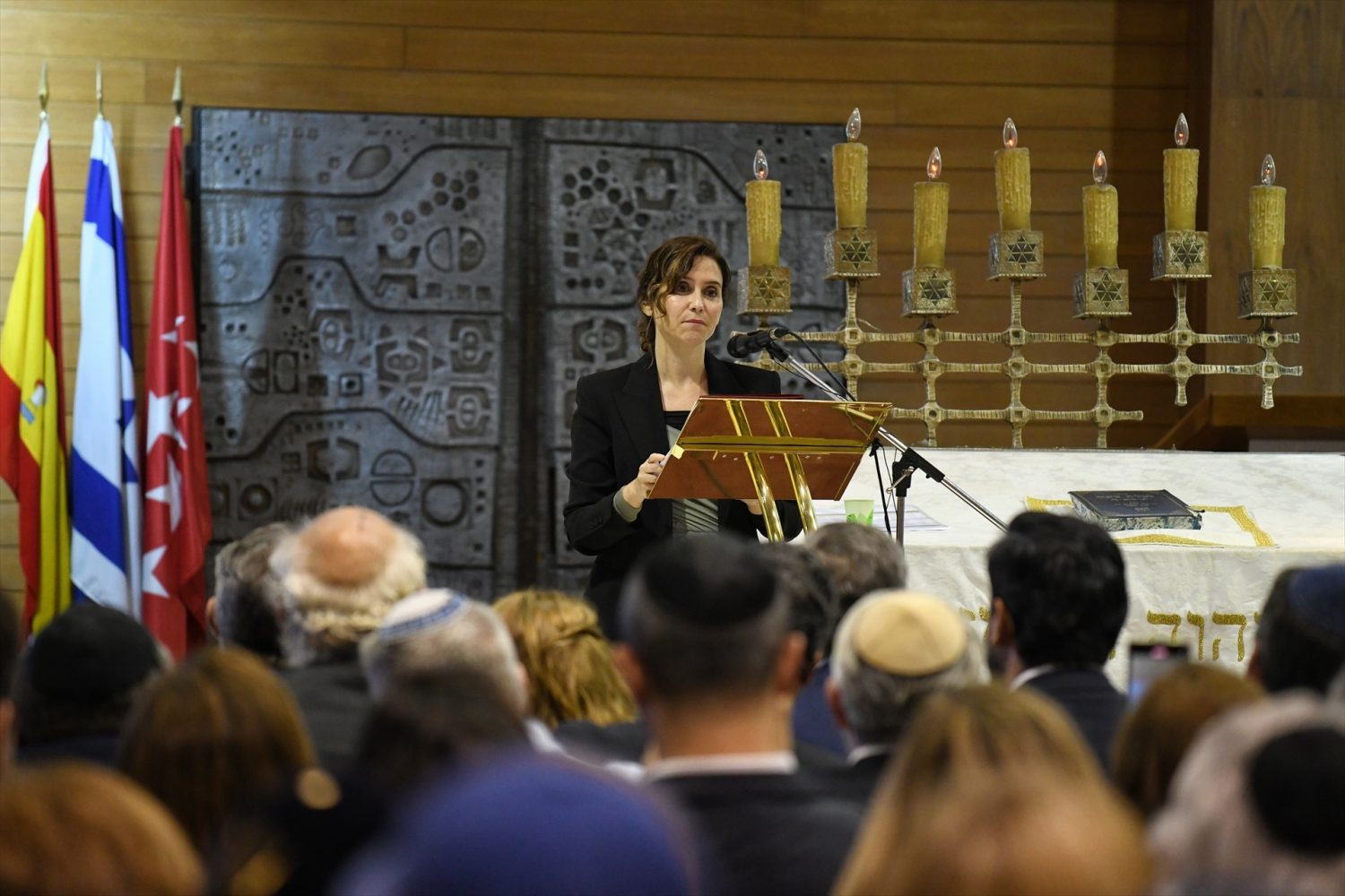 Ayuso respalda al pueblo israelí, en ausencia del Gobierno