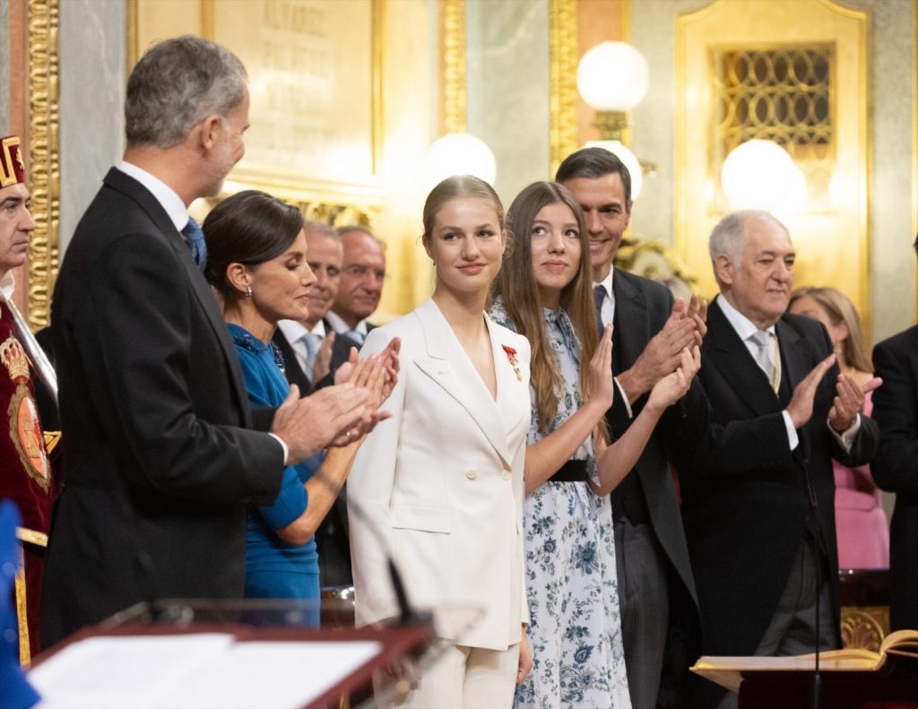 Los Reyes y la Princesa Leonor con el presidente del Gobierno en funciones, Pedro Sánchez