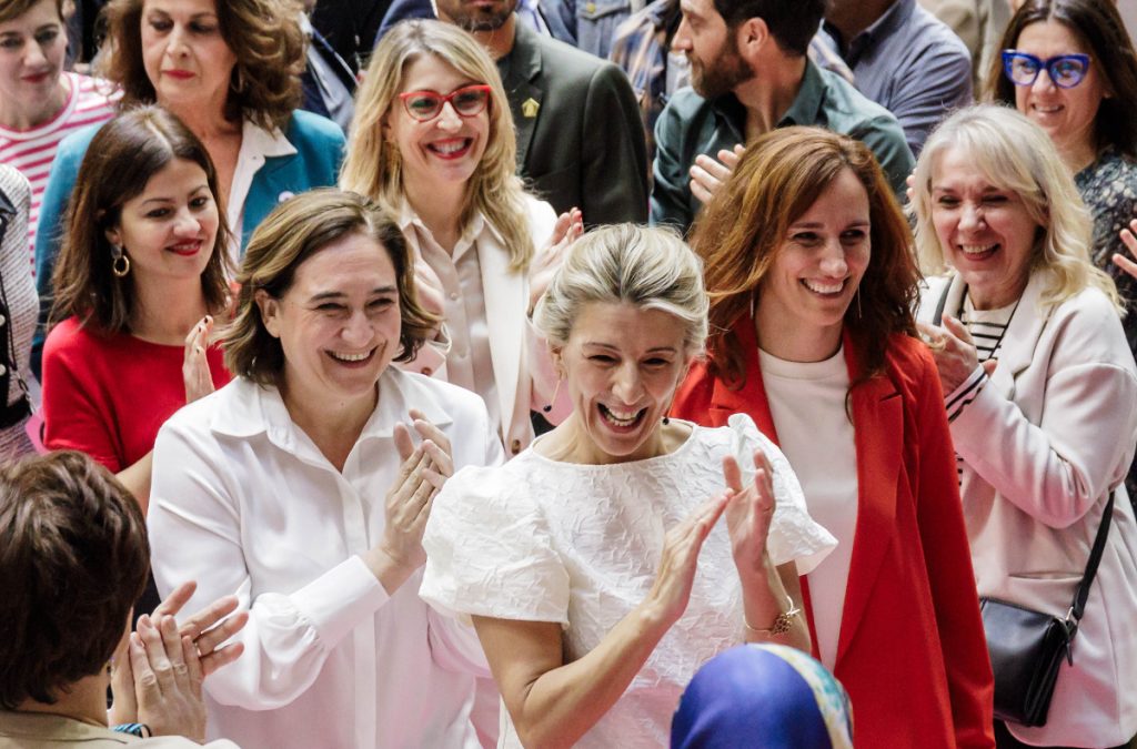 La sonrisa de Mónica García al ver como se acerca al Ministerio de Sanidad