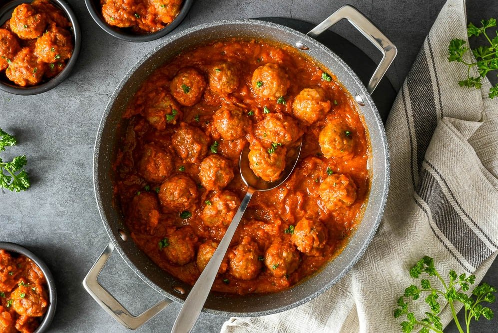 ¡Son insuperables! Así prepara las albóndigas en salsa Martín Berasategui 2 Moncloa como hacer albondigas en salsa de tomate Moncloa