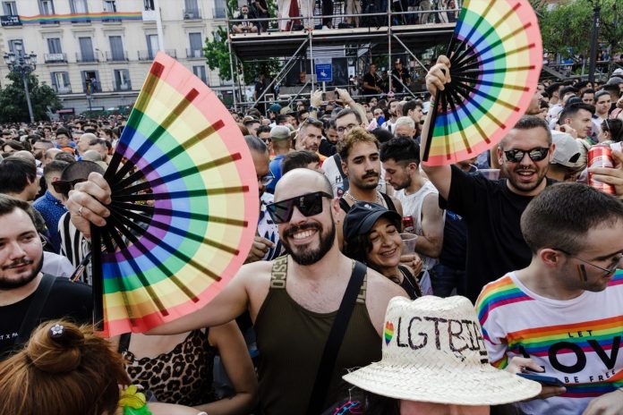 Barcelona busca solo administrativos trans