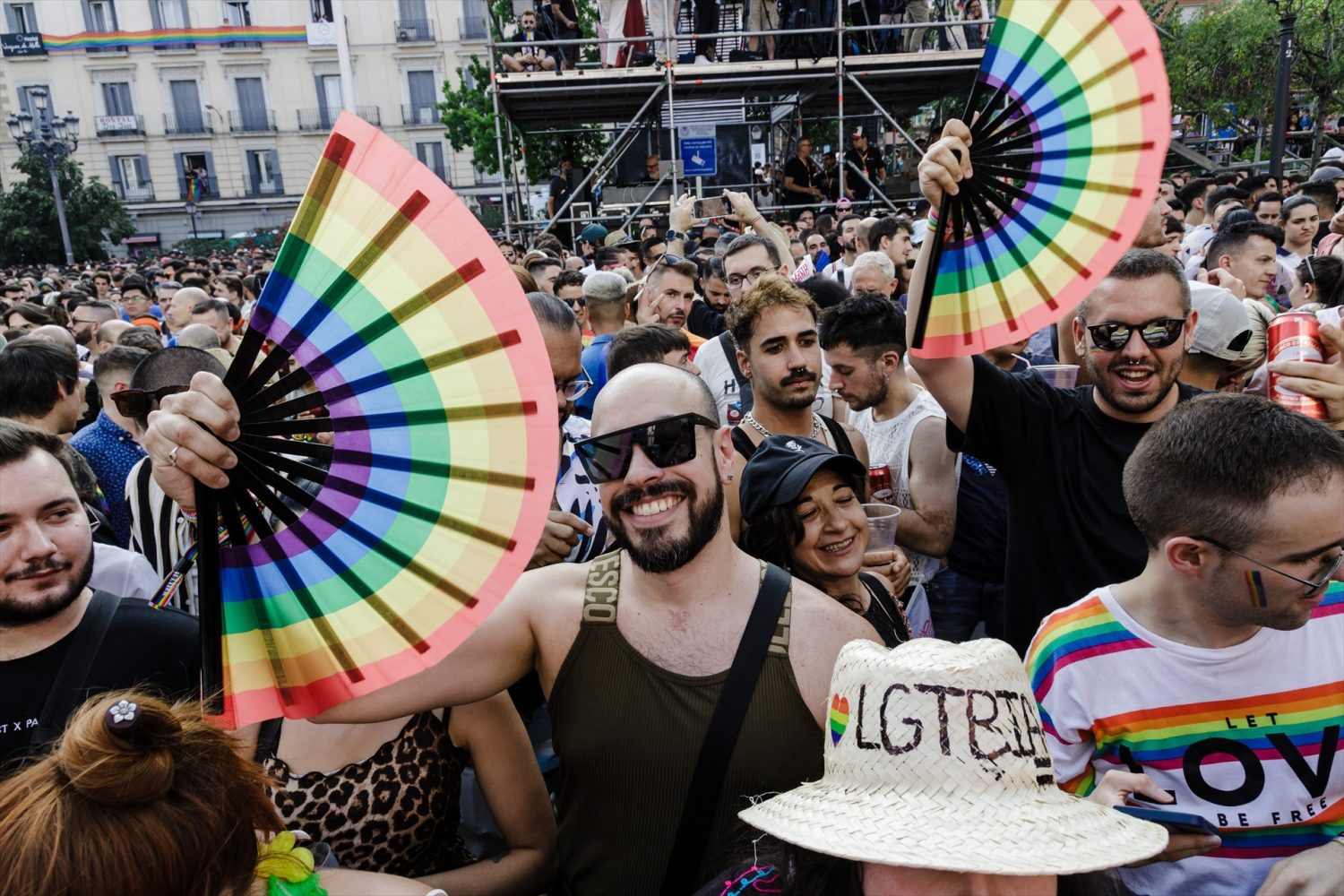 Barcelona busca solo administrativos trans