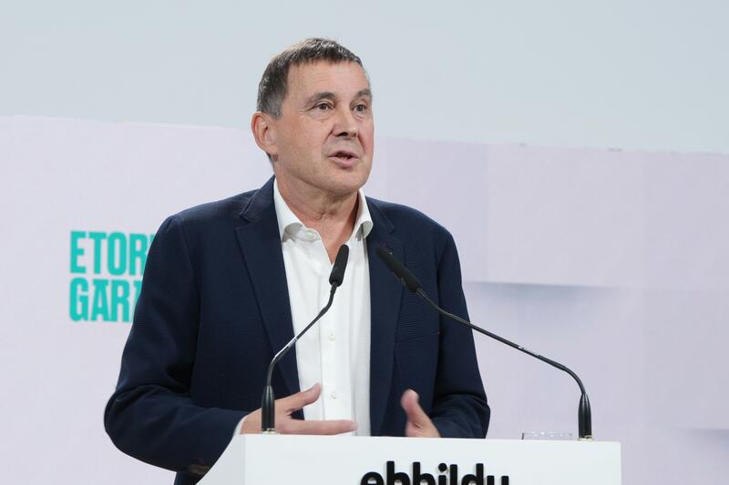 Otegi cree que comienza un nuevo ciclo en Bildu que necesita nuevas caras e ideas