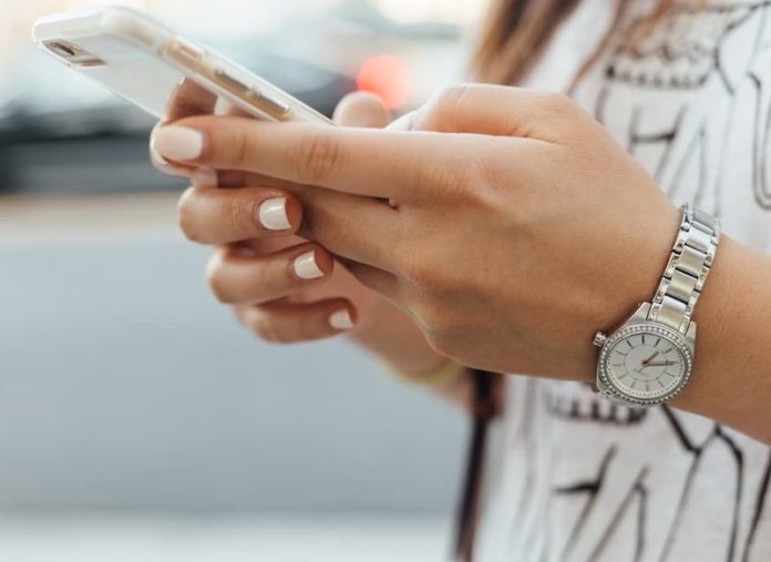 UNA REVOLUCIÓN EN EL SECTOR DE LA TELEFONÍA MÓVIL